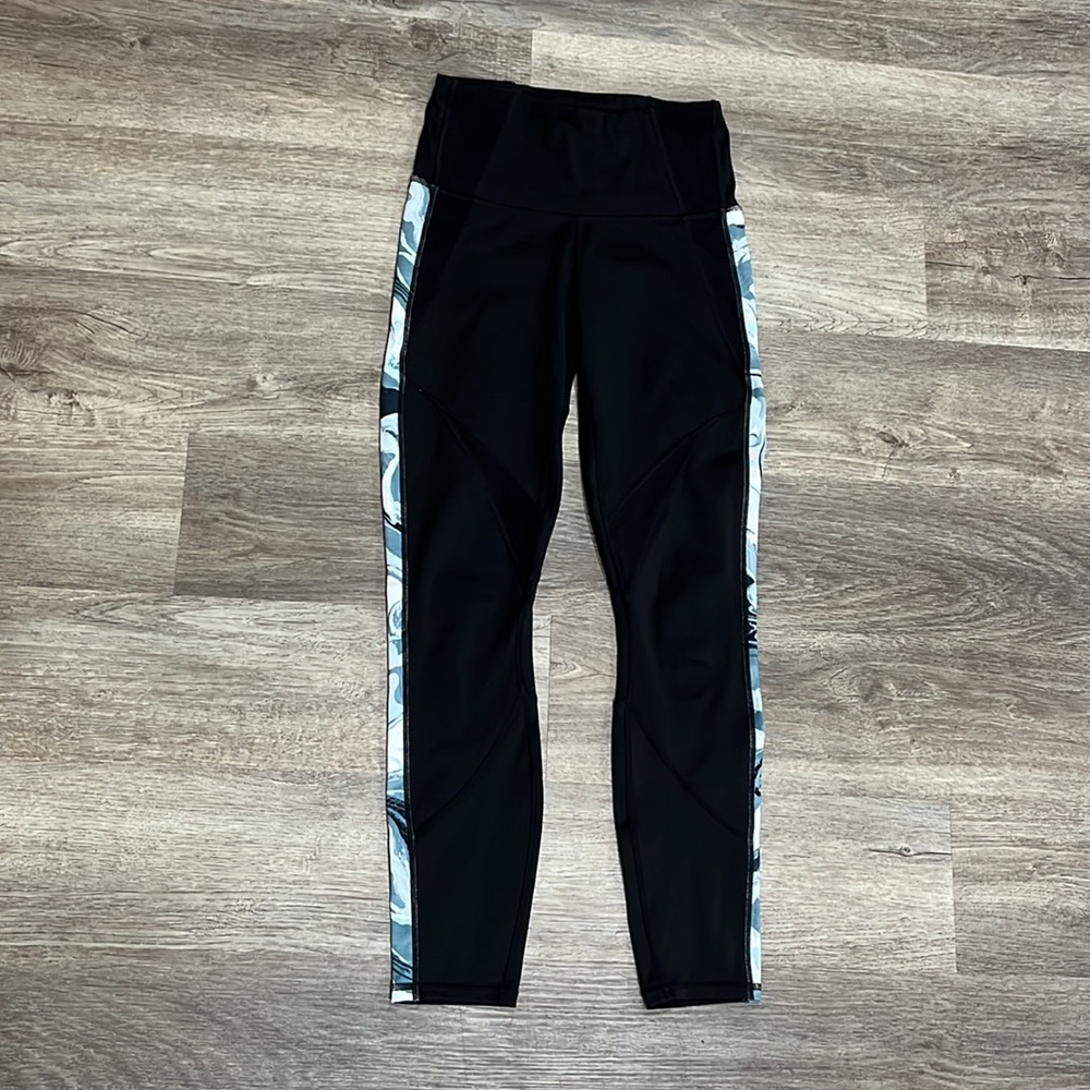 Black Athleta Leggings Women’s Size XS High Rise with Green and White Patterned